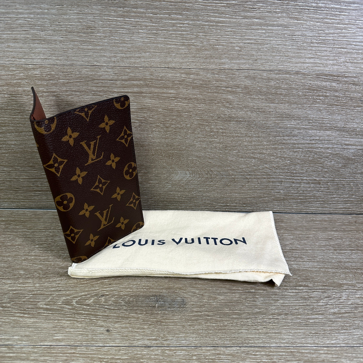 Louis Vuitton Monogram Pocket Agenda / Checkbook Cover Auction