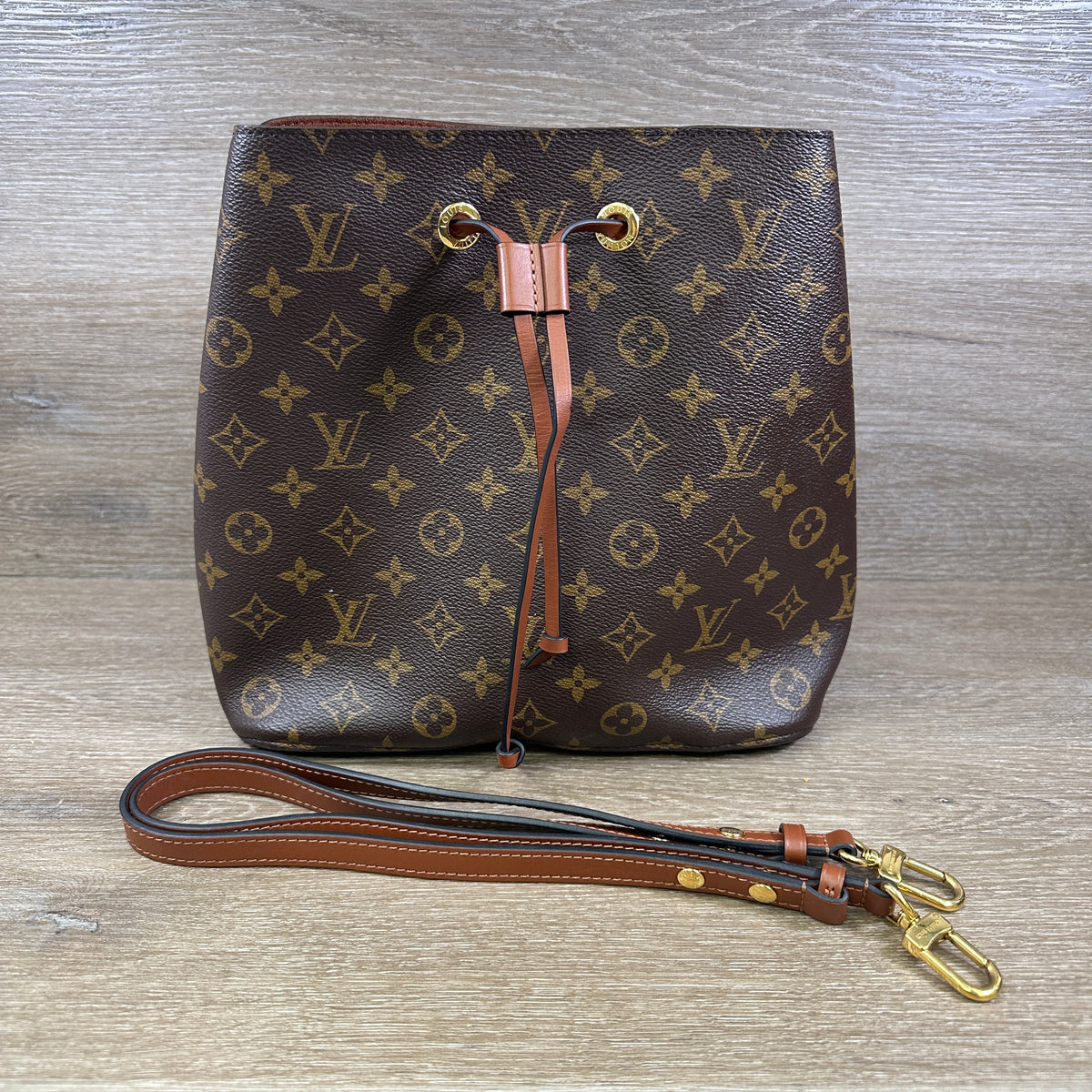 Louis Vuitton, Bags, Louis Vuitton Neonoe Caramel Handbag