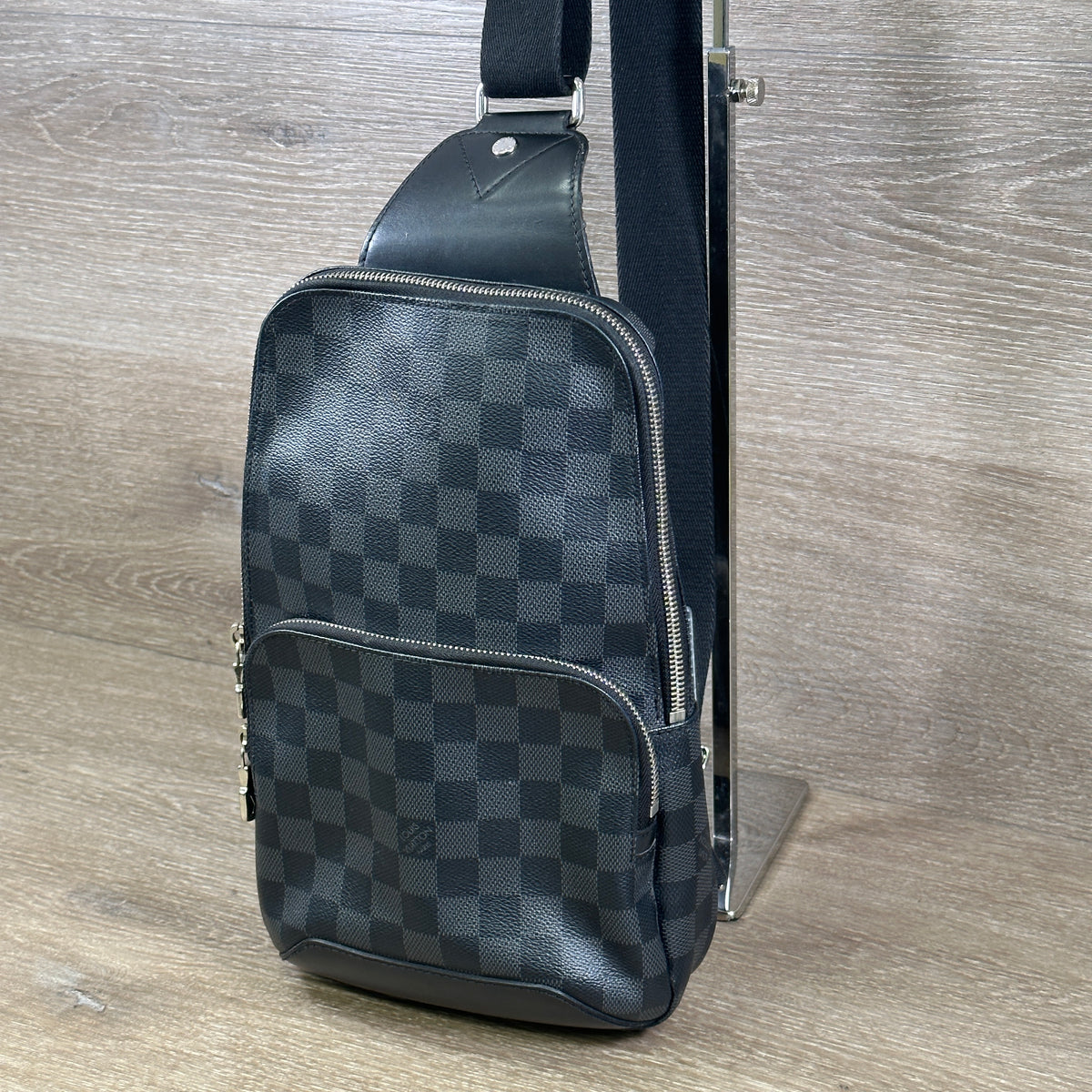 Louis Vuitton Avenue Sling Bag – Chicago Pawners & Jewelers