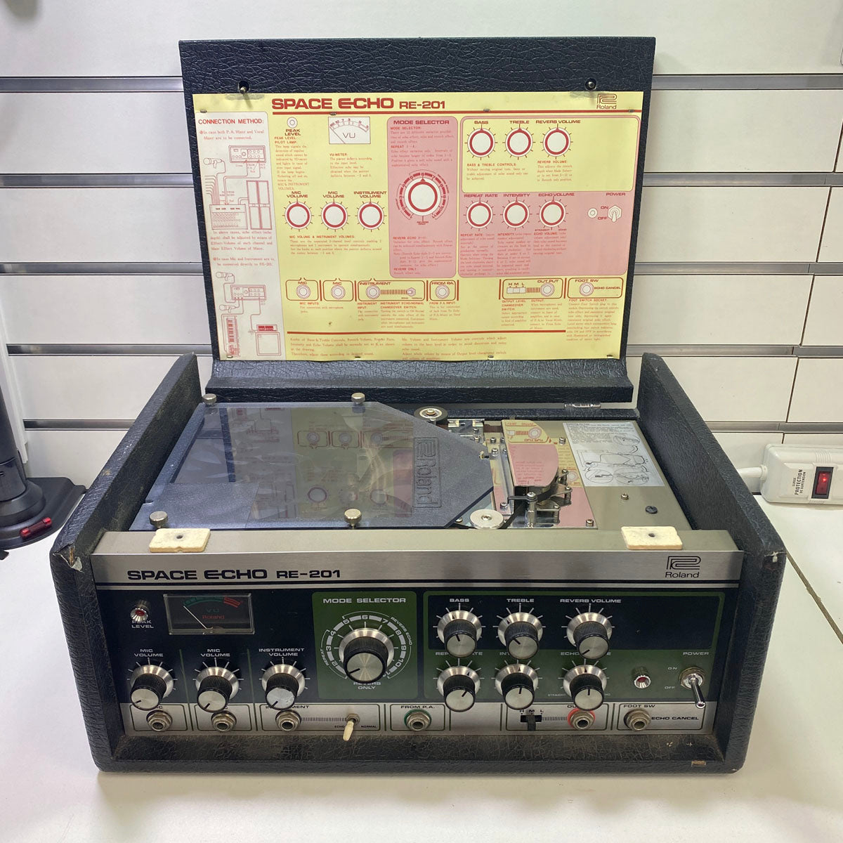 Roland RE-201 Space Echo Delay/Reverb Processor