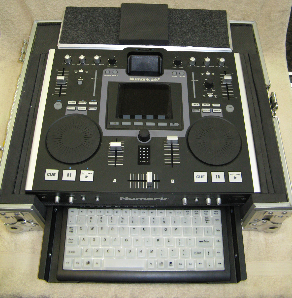 Numark iDJ2 with Keyboard & Case