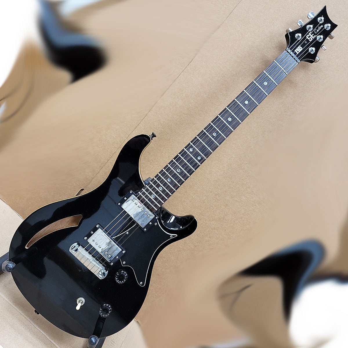 prs-se-custom-22-semi-hollow-