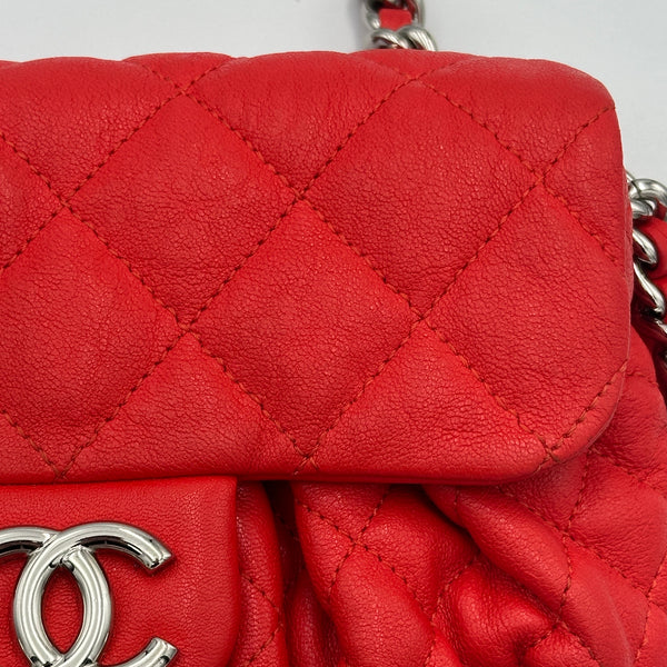 Chanel Washed Lambskin Chain Around Messenger - Red