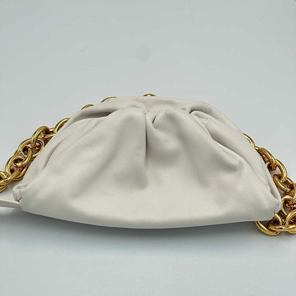 Bottega Veneta Chain Pouch Body Bag - Plaster