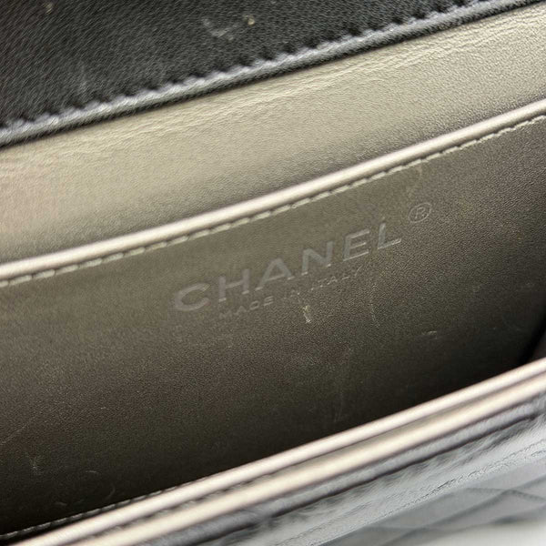 Chanel Chic Pearls Flap Bag - Quilted Black Leather - Silver Hardware