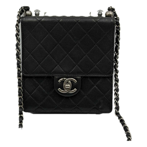 Chanel Chic Pearls Flap Bag - Quilted Black Leather - Silver Hardware