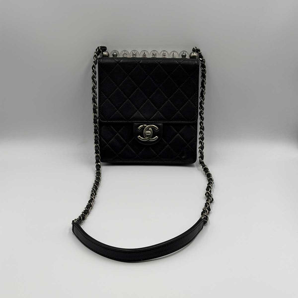 Chanel Chic Pearls Flap Bag - Quilted Black Leather - Silver Hardware