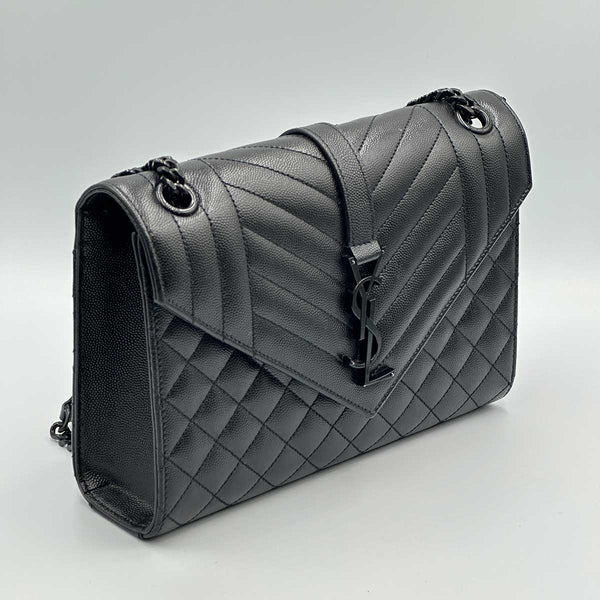 Envelope Triquilt Medium YSL Shoulder Bag in Grained Leather - Black
