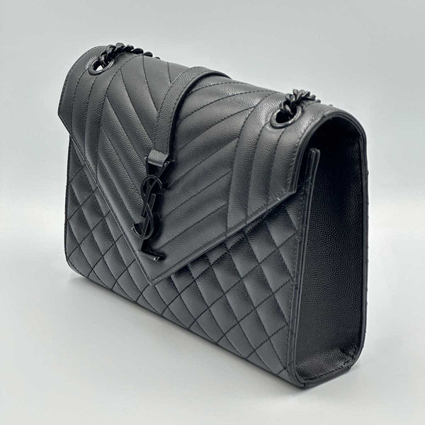 Envelope Triquilt Medium YSL Shoulder Bag in Grained Leather - Black