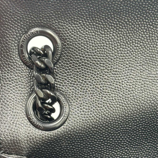 Envelope Triquilt Medium YSL Shoulder Bag in Grained Leather - Black