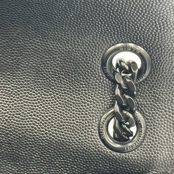 Envelope Triquilt Medium YSL Shoulder Bag in Grained Leather - Black