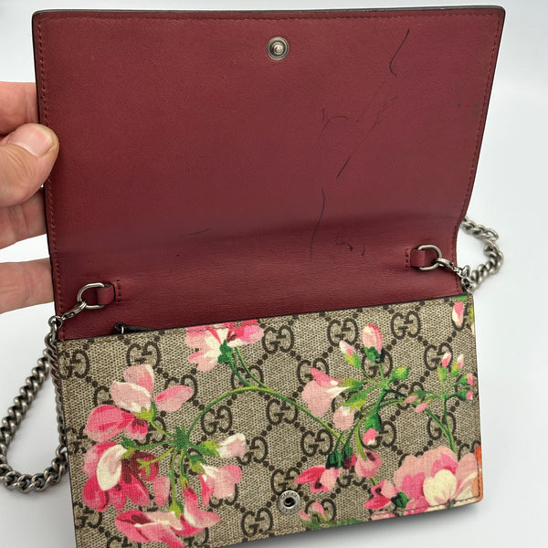 Gucci Blooms Monogram Canvas Wallet on Chain