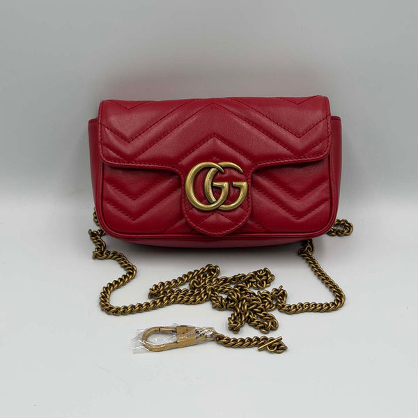 Gucci GG Marmont Matelassé Leather Super Mini Bag - Red