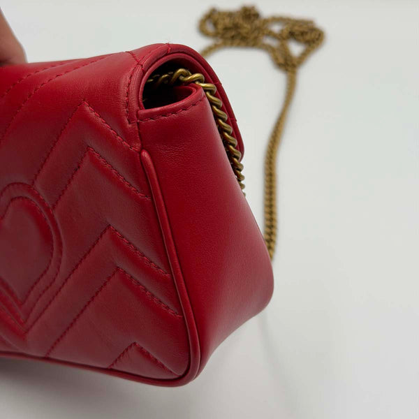 Gucci GG Marmont Matelassé Leather Super Mini Bag - Red