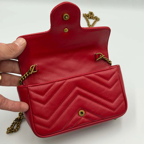 Gucci GG Marmont Matelassé Leather Super Mini Bag - Red