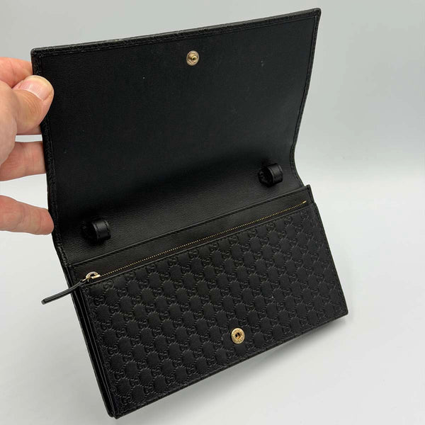 Gucci Microguccissima Flap Wallet Shoulder Bag - Black