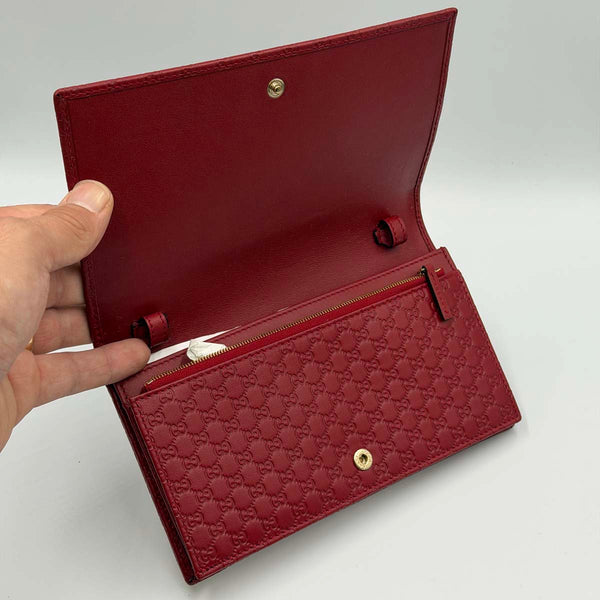 Gucci Microguccissima Flap Wallet Shoulder Bag - Red