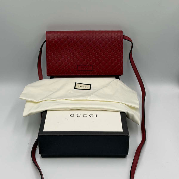 Gucci Microguccissima Flap Wallet Shoulder Bag - Red