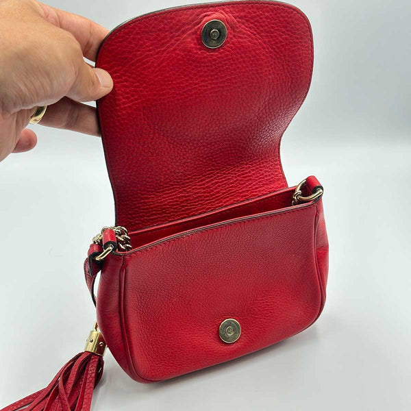 Gucci Pebbled Calfskin Small Soho Flap Crossbody Bag - Red