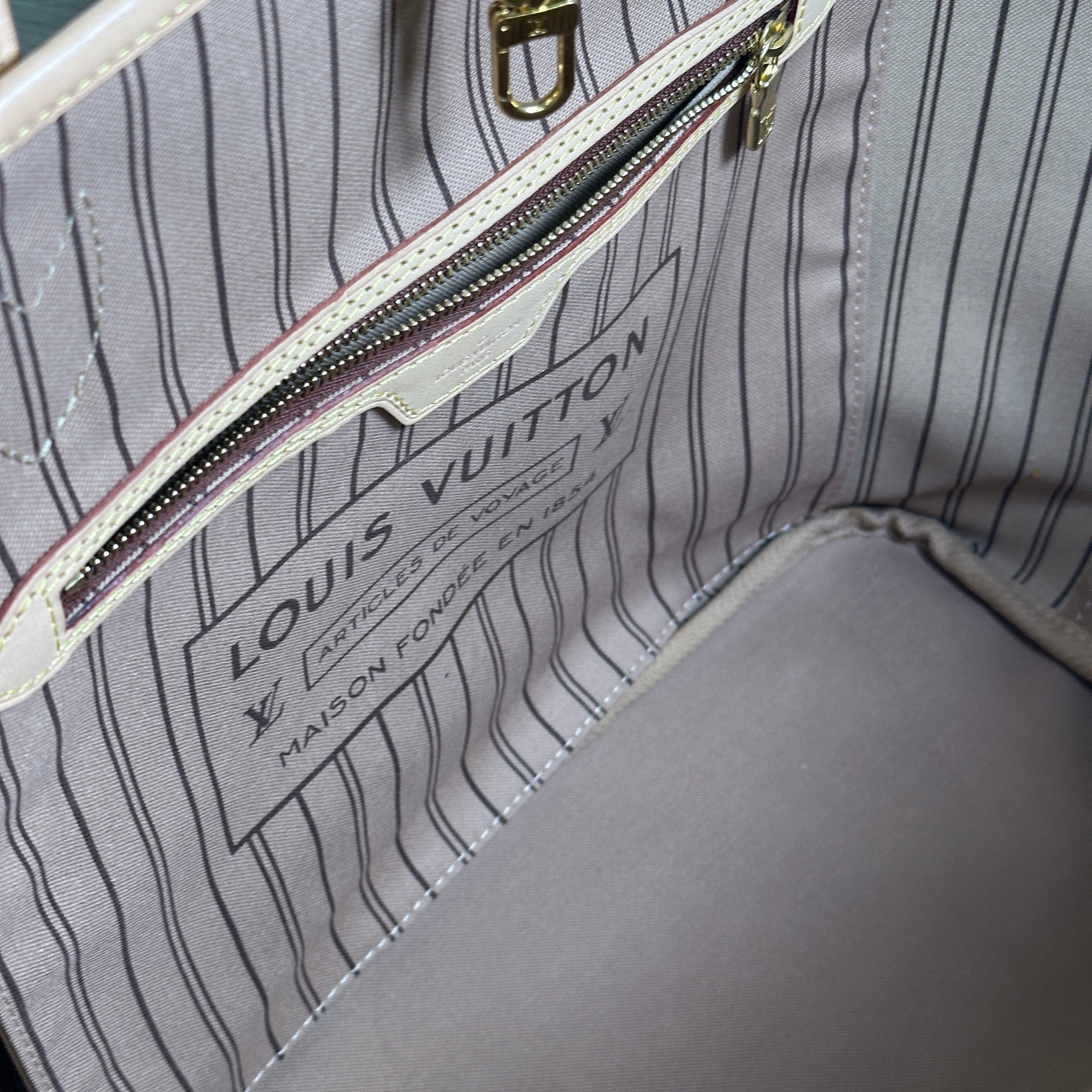 Louis Vuitton Damier Azur Canvas Neverfull Pochette Zippered