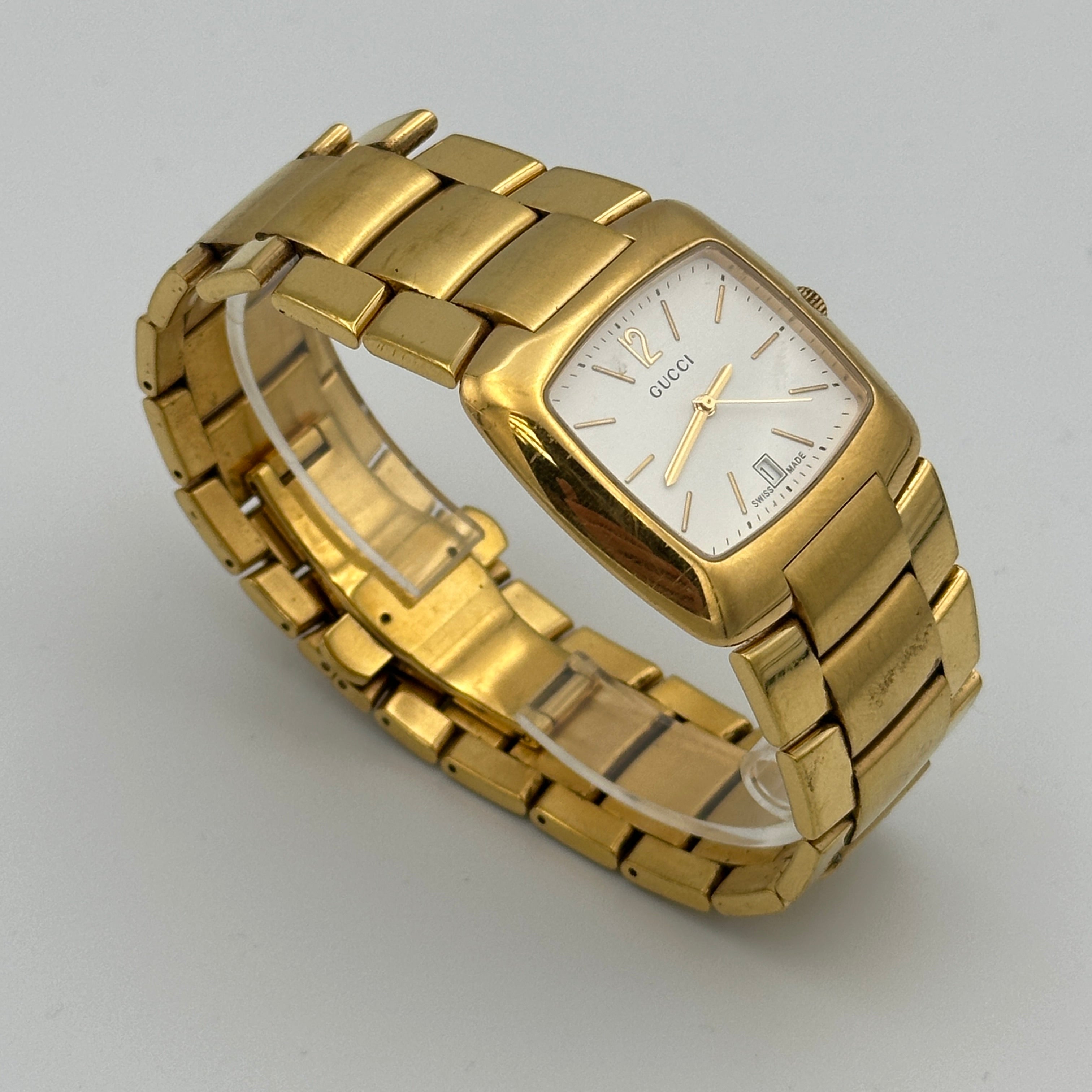 Gucci 8500M Mens Watch Gold with White Dial Chicago Pawners