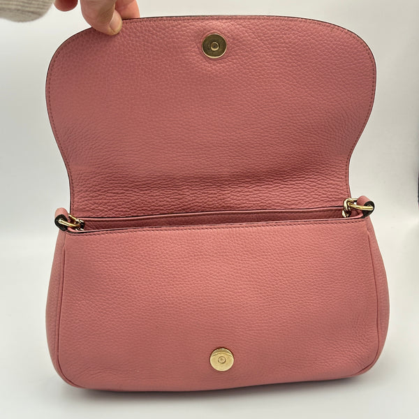 Gucci Soho Chain Crossbody Bag Medium - Pink