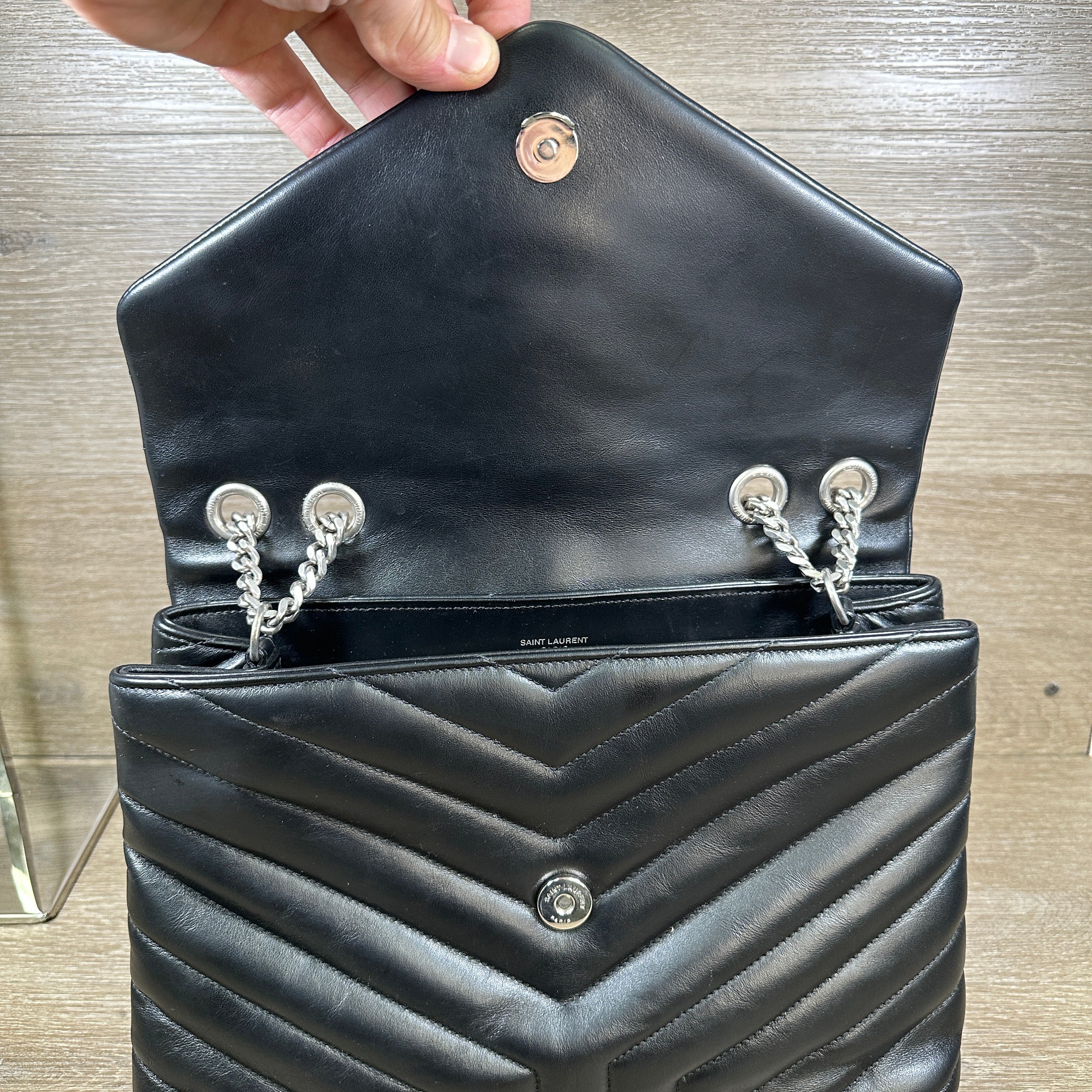 Saint Laurent Loulou Medium Matelasse Calfskin Flap-Top Shoulder Bag –  Chicago Pawners & Jewelers