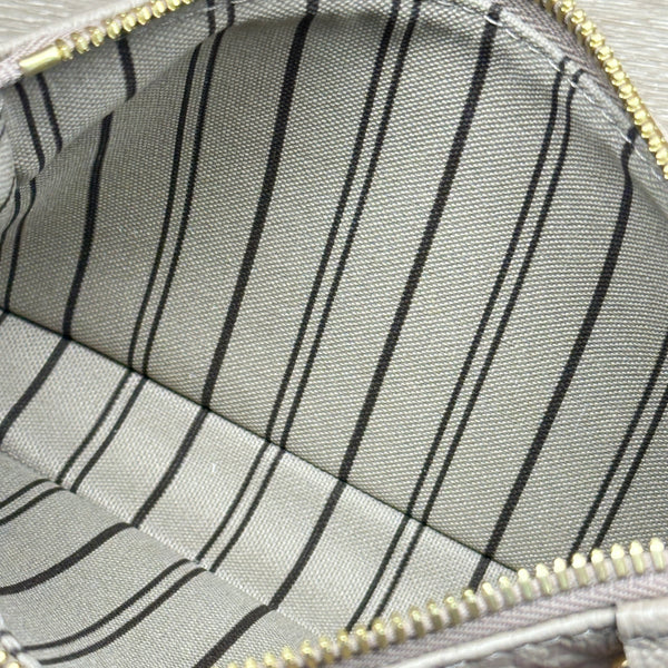 Louis Vuitton Easy Pouch on Strap Monogram Empreinte - Turtledove