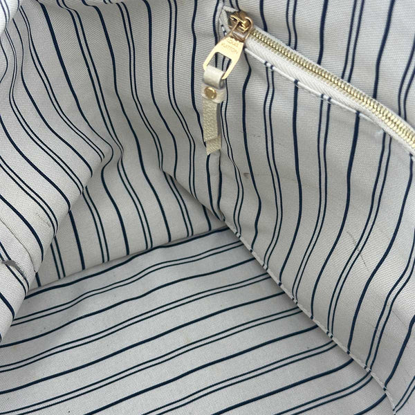 Louis Vuitton Empreinte Lumineuse PM Neige