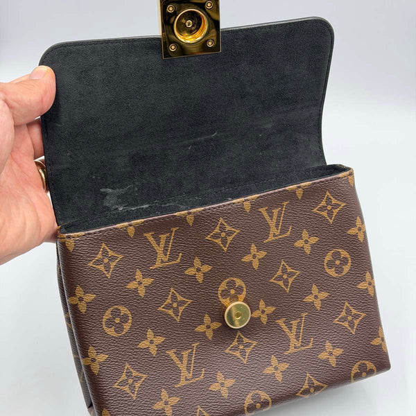 Louis Vuitton Monogram Locky BB in Black (Noir)