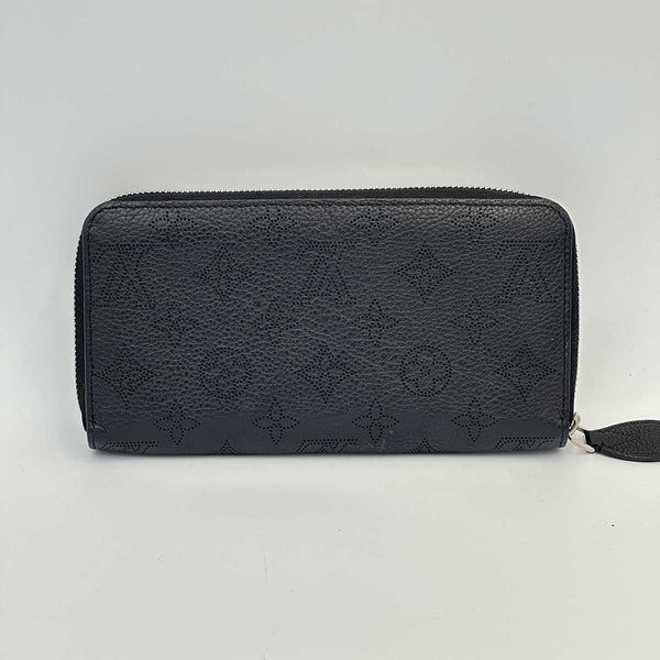 Louis Vuitton Monogram Mahina Zippy Wallet - Black