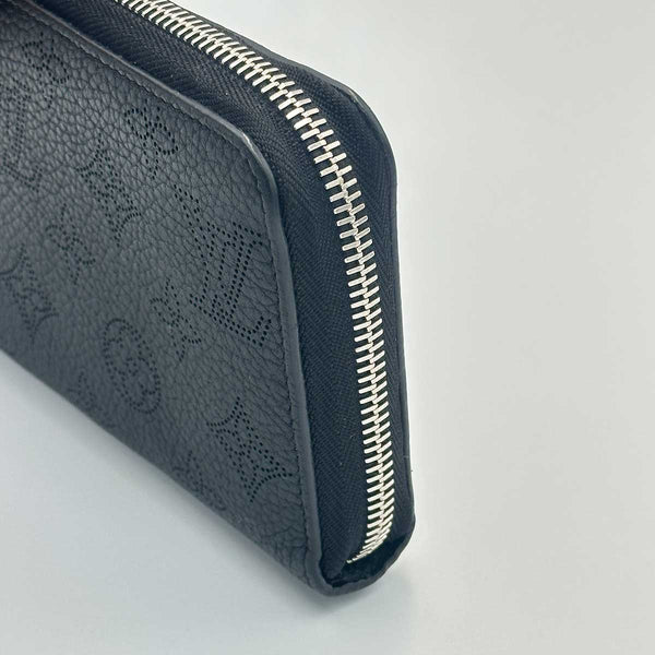 Louis Vuitton Monogram Mahina Zippy Wallet - Black