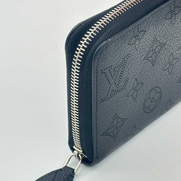Louis Vuitton Monogram Mahina Zippy Wallet - Black