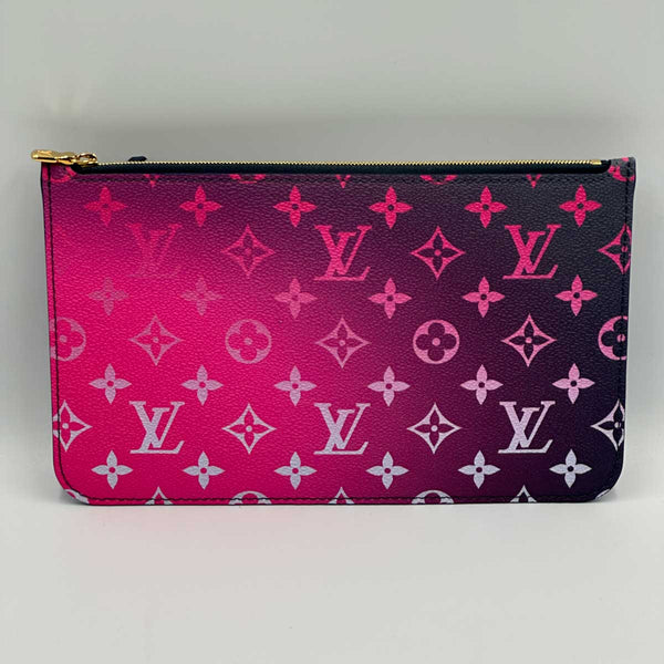 Louis Vuitton Monogram Spring In the City Neverfull Pochette - Midnight Fuchsia