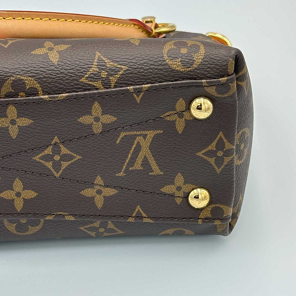 Louis Vuitton Monogram V Tote BB Rose Poudre