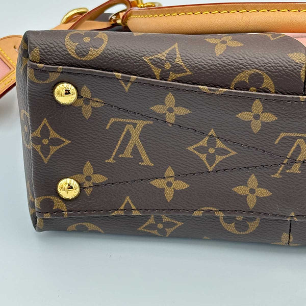 Louis Vuitton Monogram V Tote BB Rose Poudre