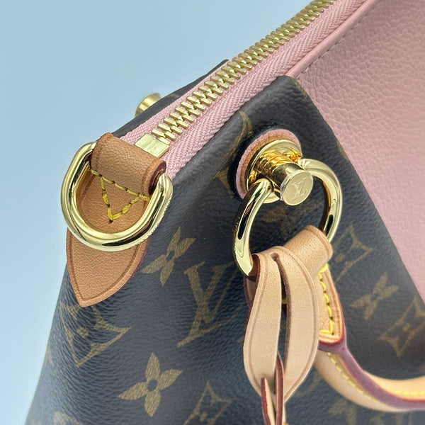 Louis Vuitton Monogram V Tote BB Rose Poudre