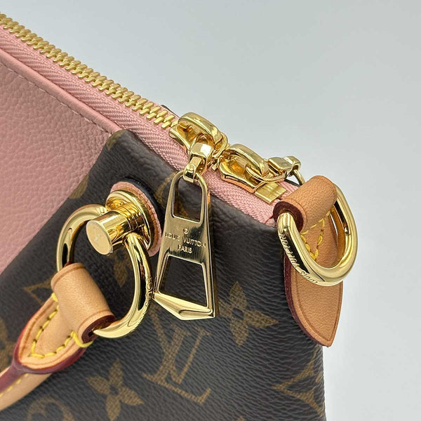 Louis Vuitton Monogram V Tote BB Rose Poudre