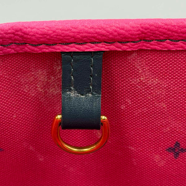 Louis Vuitton Neverfull MM - Giant Monogram - Spring In The City - Midnight Fuschia