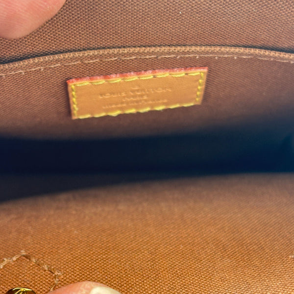 Louis Vuitton Petit Sac Plat - Monogram