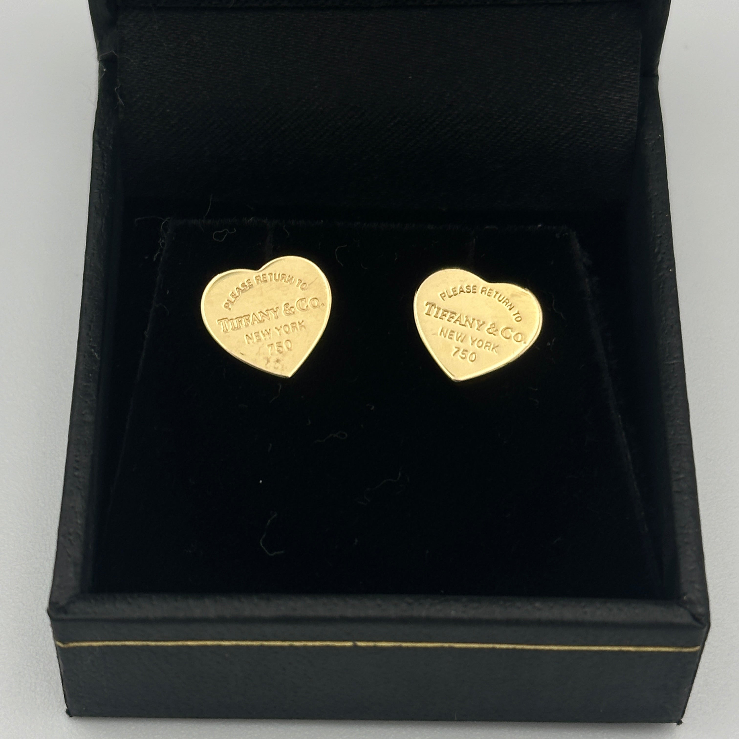 Return to Tiffany Heart Tag Stud Earrings in Yellow Gold