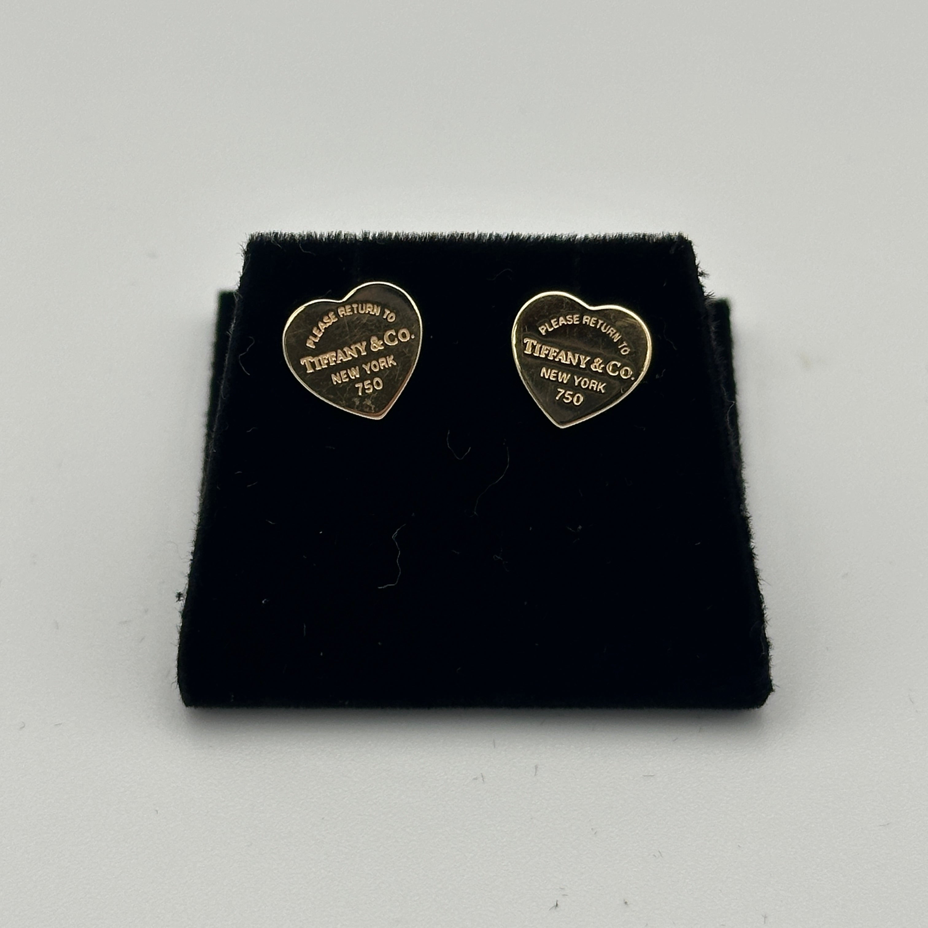 Return to Tiffany Heart Tag Stud Earrings in Yellow Gold