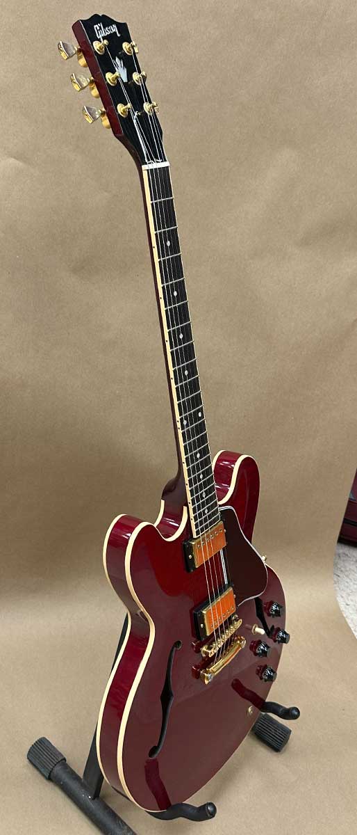 Gibson ES-335 Cherry Gold Hardware - 2004