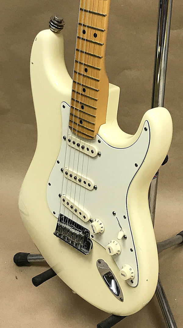 2012 Fender American Standard Stratocaster - Chicago Pawners & Jewelers