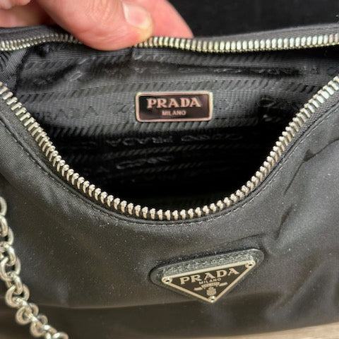 Prada Black Nylon Re-Edition 2005 Shoulder Bag Prada