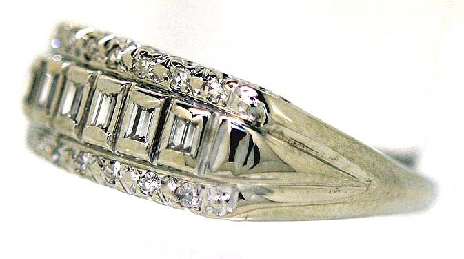 Vintage Round & Baguette Diamond Band Ring - Chicago Pawners & Jewelers