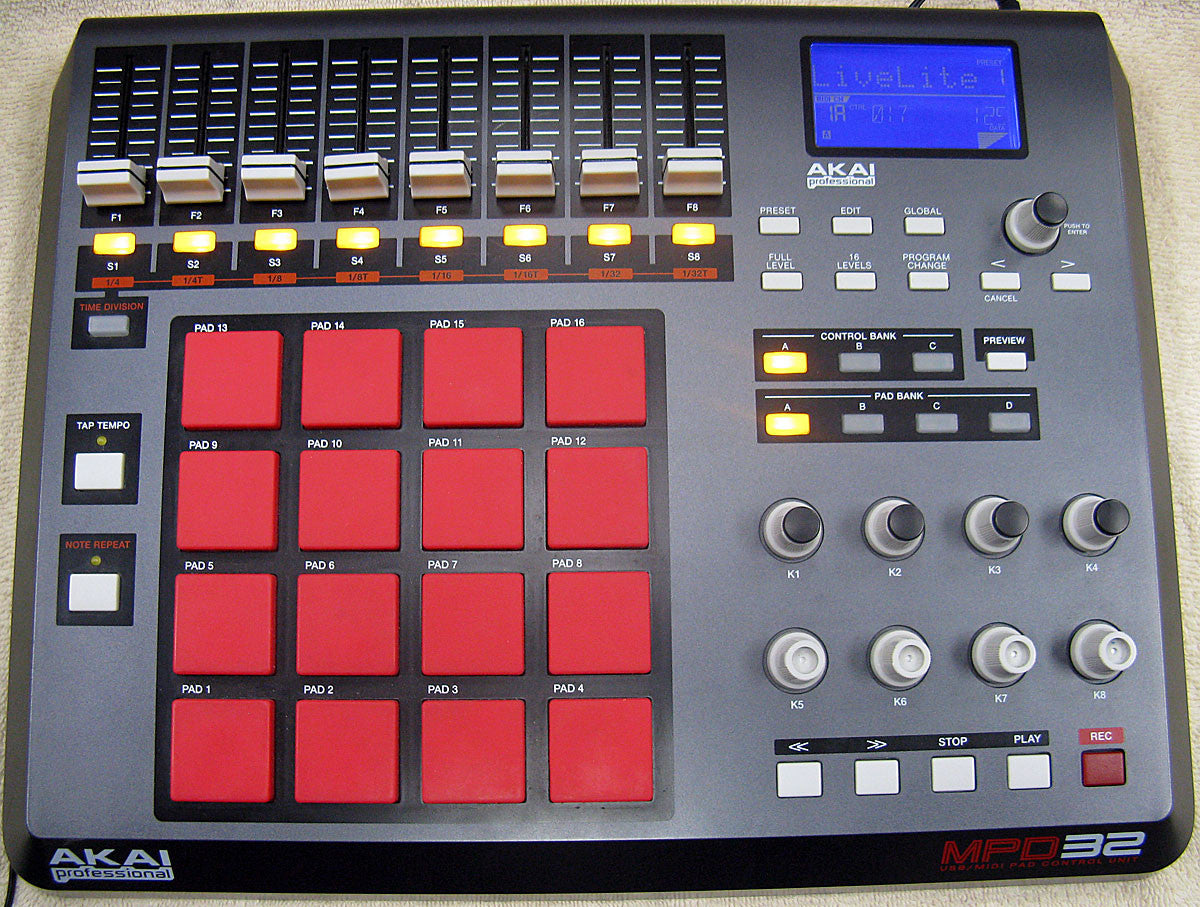 Akai MPD32 USB/Midi Pad Controller – Chicago Pawners & Jewelers