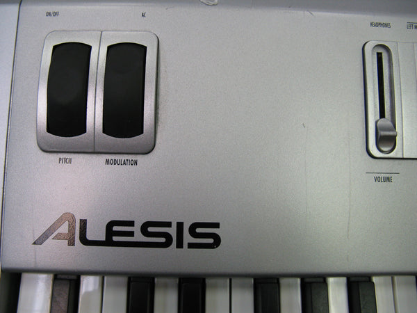 Alesis QS8.2 88 Key Synthesizer - Chicago Pawners & Jewelers