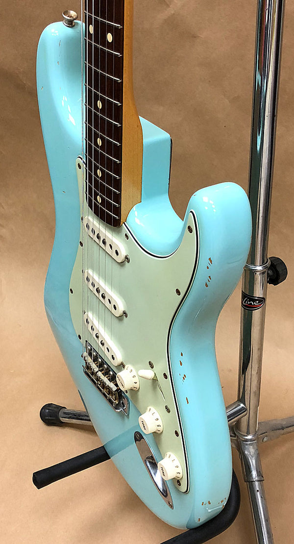 Fender ’60 Stratocaster Relic Custom Shop Daphne Blue - Chicago Pawners & Jewelers