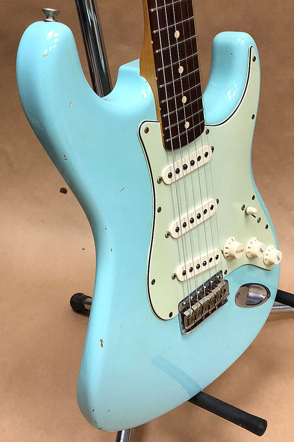 Fender ’60 Stratocaster Relic Custom Shop Daphne Blue - Chicago Pawners & Jewelers
